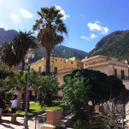 Seaside Retreat: 2-bedroom With Wi-fi In * Castellammare del Golfo