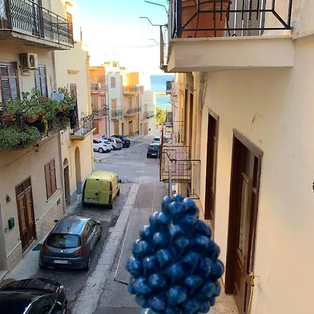 Seaside Retreat: 2-bedroom With Wi-fi In * Castellammare del Golfo