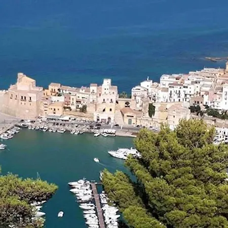Seaside Retreat: 2-bedroom With Wi-fi In * Castellammare del Golfo