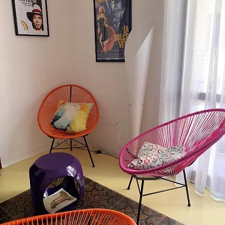 Seaside Retreat: 2-bedroom With Wi-fi In Apartment *